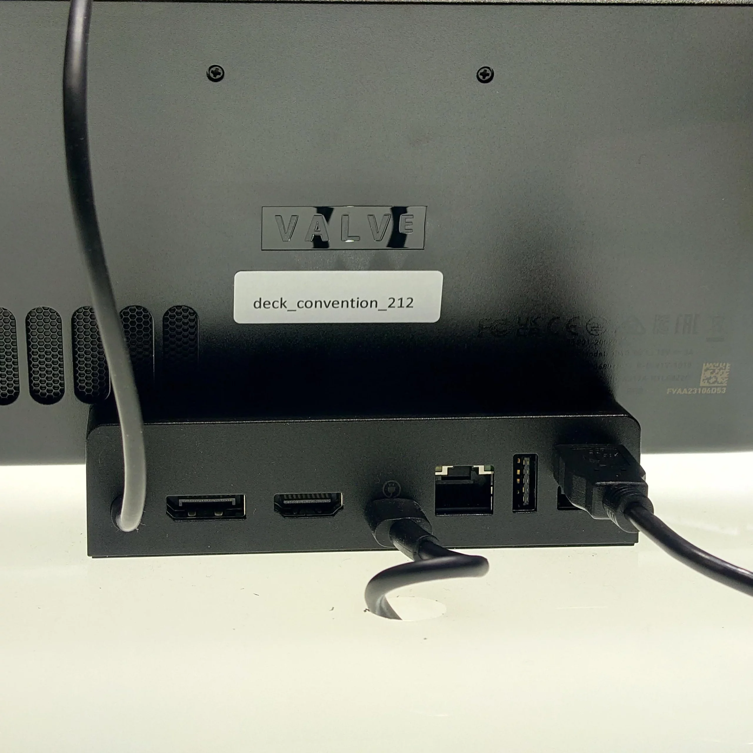 JSAUX Display Port Steam Deck Dock Released 1 Left Image