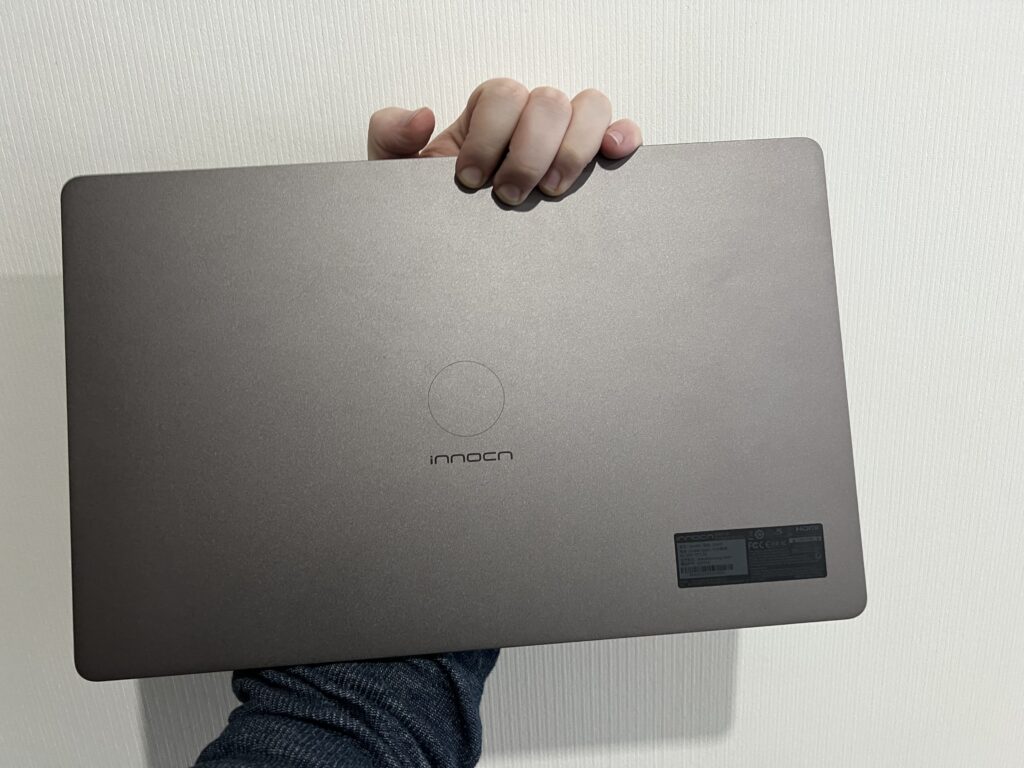 INNOCN 15.6 Inch OLED Portable Monitor - Premium Color Quality with HDR in One Package 3 IMG 5988