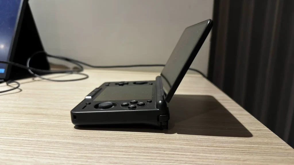 AYNThorPreviewSideProfile