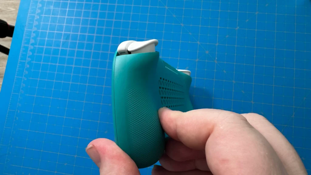 Retroid Pocket G2 Review - A Fantastic Handheld Held Back By Its Eventual Successor 5 RetroidPocketG2Triggers