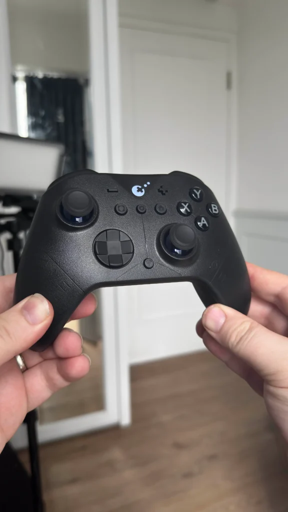 GuliKit ES Pro Controller Review - A Decent, Affordable Controller With Odd Design Choices 2 GuliKitESProFront2