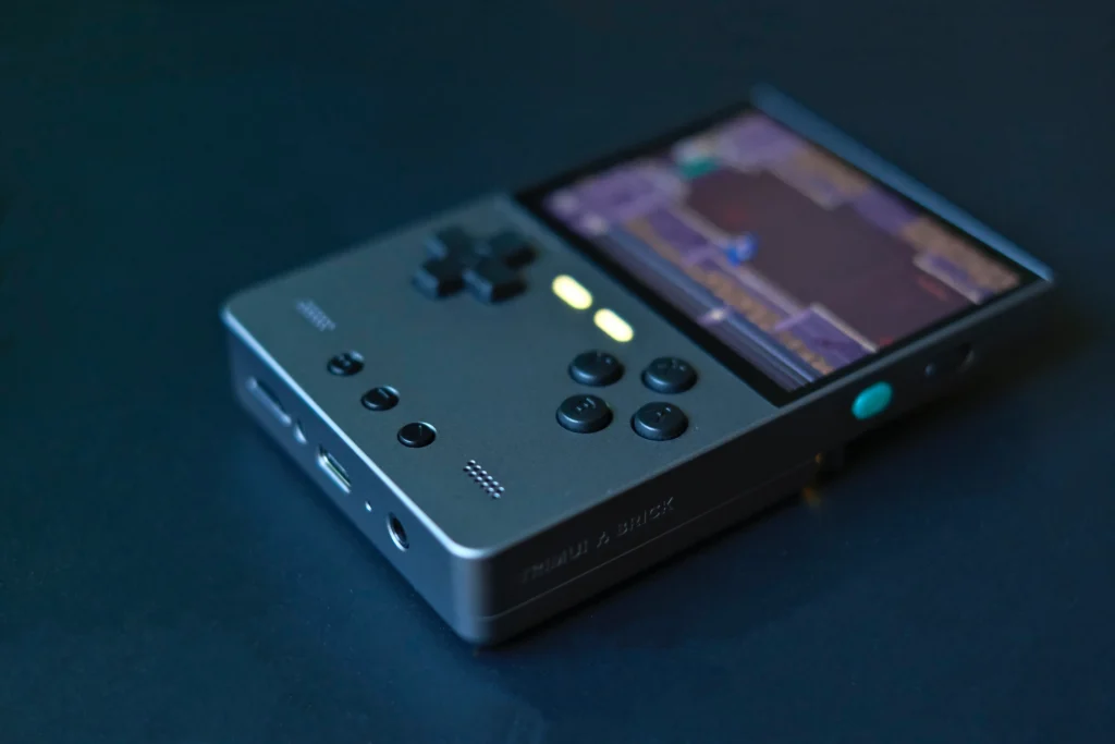 TrimUI Brick Hammer is a Premium Take on a Proven Handheld 3 TrimUI Brick Hammer Chin