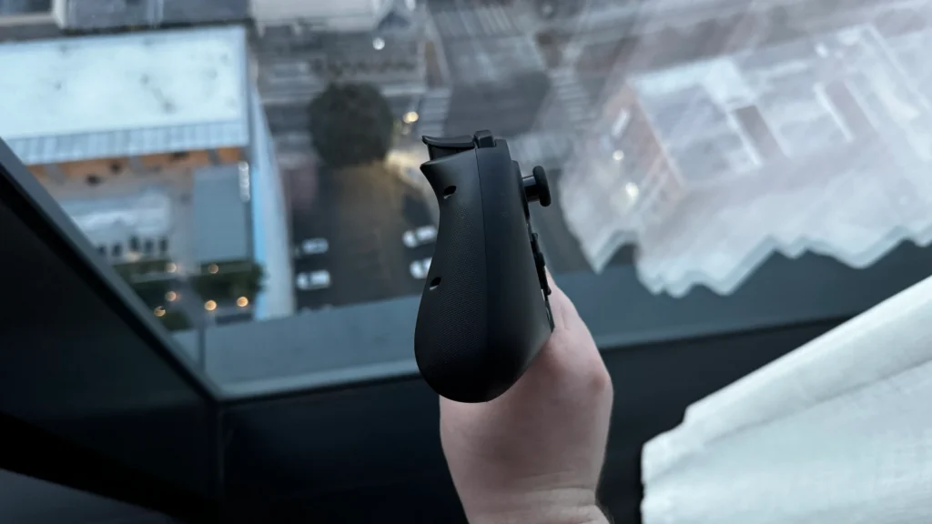 Razer Kishi V3 Pro Review - Bringing Mobile Gaming To A New Level 2 RazerKishiV3ProHandles