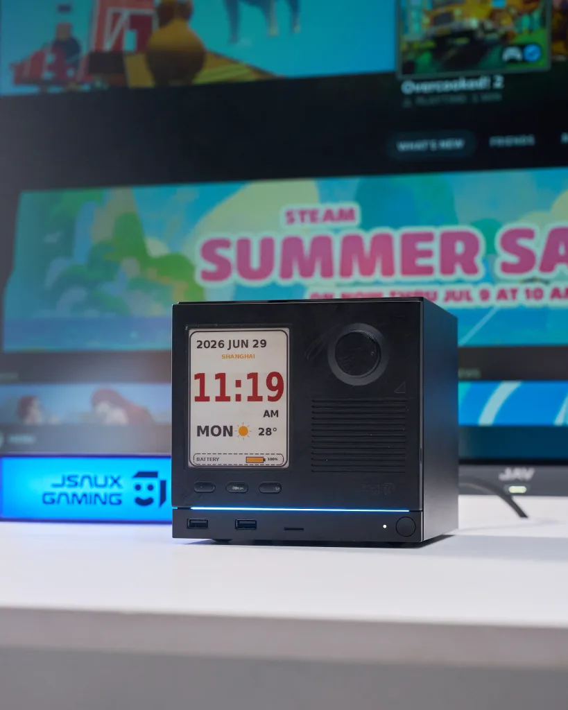 JSAUX Unveils Three Steam Machine Faceplates Coming Later This Year 2 4.2in Color EInk Prototype